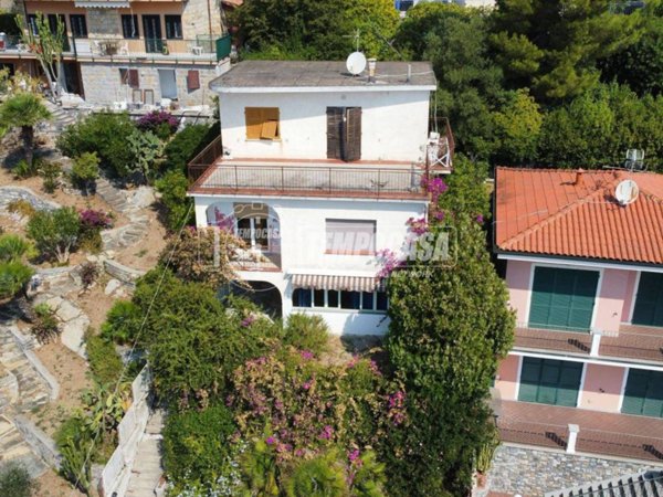 casa indipendente in vendita ad Andora