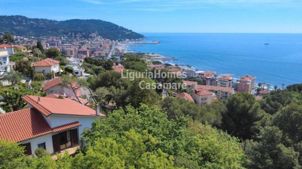casa indipendente in vendita ad Andora