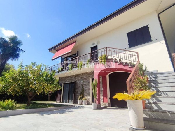 casa indipendente in vendita ad Andora