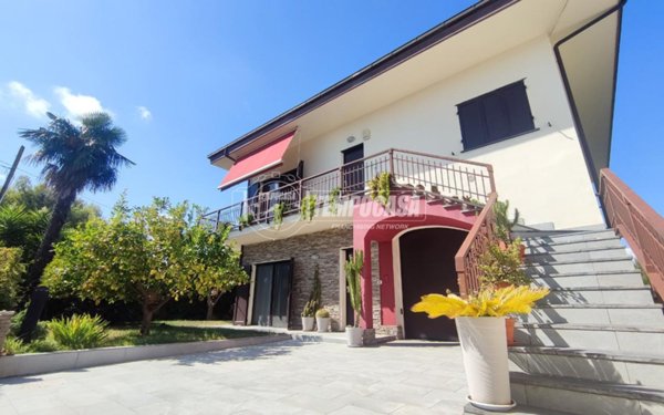 casa indipendente in vendita ad Andora