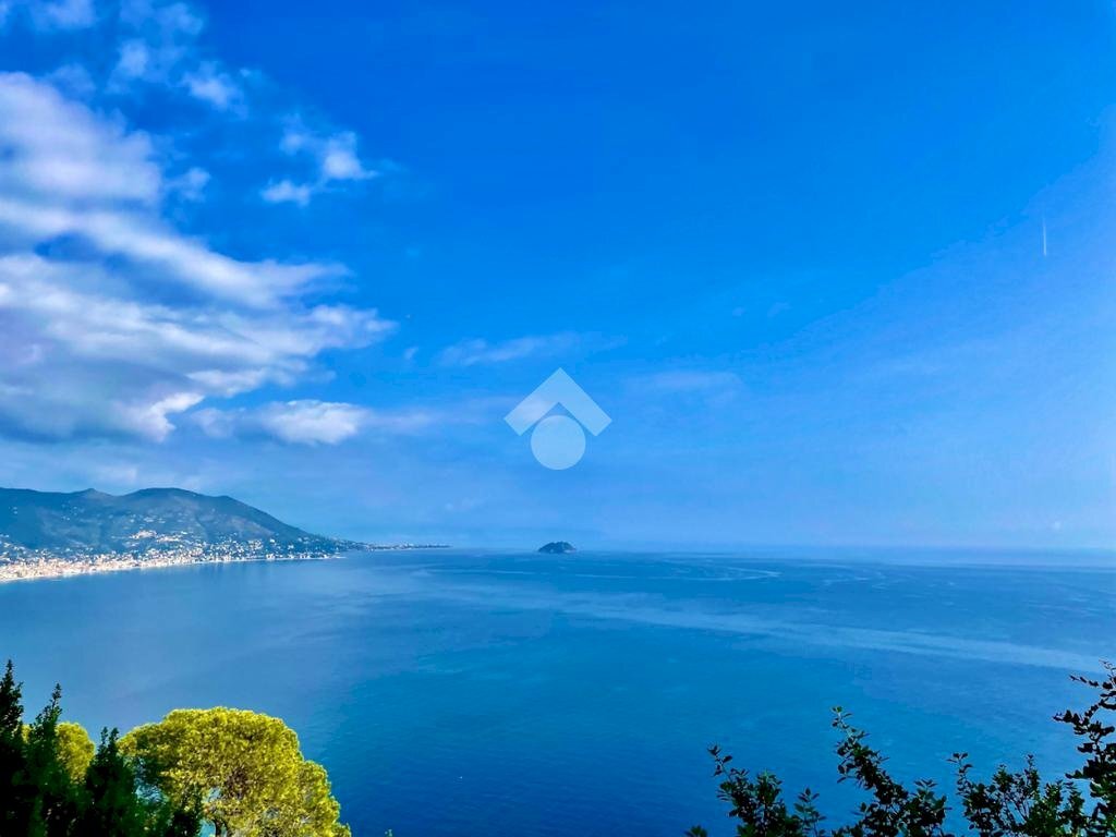 casa indipendente in vendita ad Andora