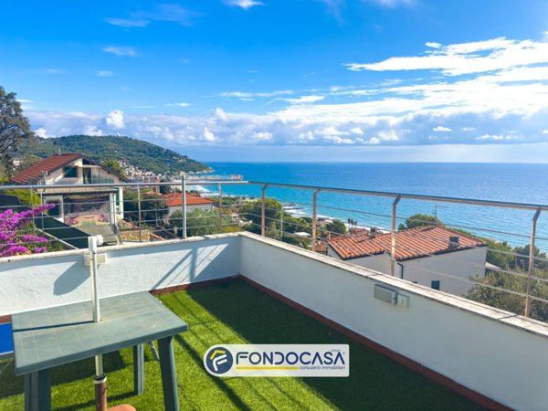 appartamento in vendita ad Andora in zona Rollo