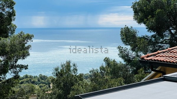 casa indipendente in vendita ad Andora