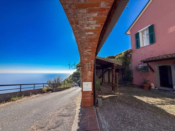 casa indipendente in vendita ad Andora