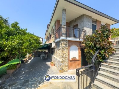 casa indipendente in vendita ad Andora