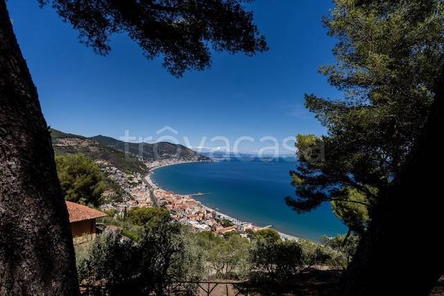 casa indipendente in vendita ad Andora