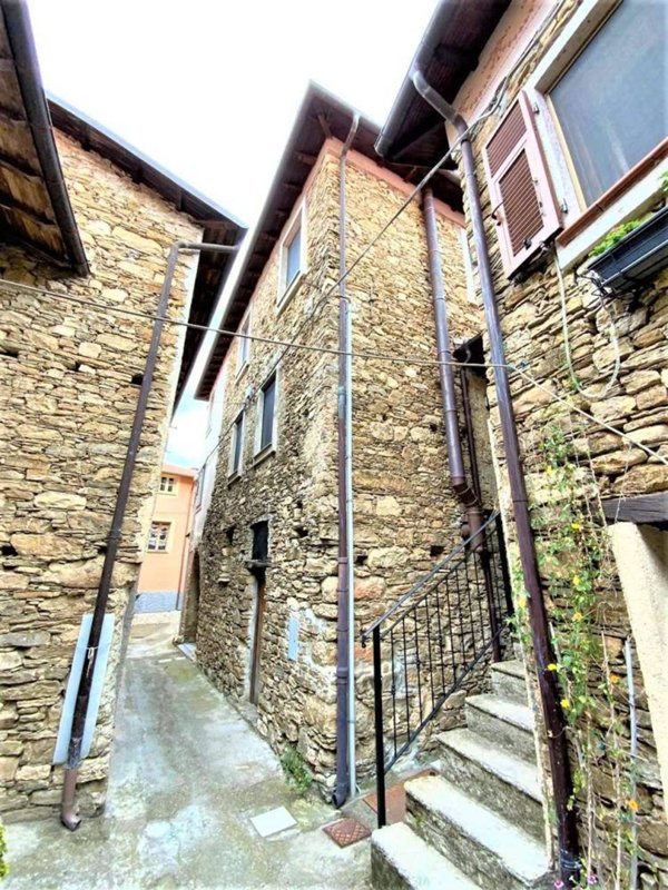 casa indipendente in vendita ad Andora