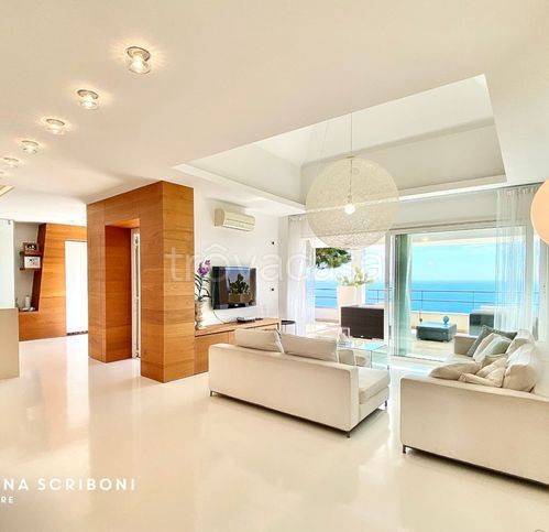 casa indipendente in vendita ad Andora