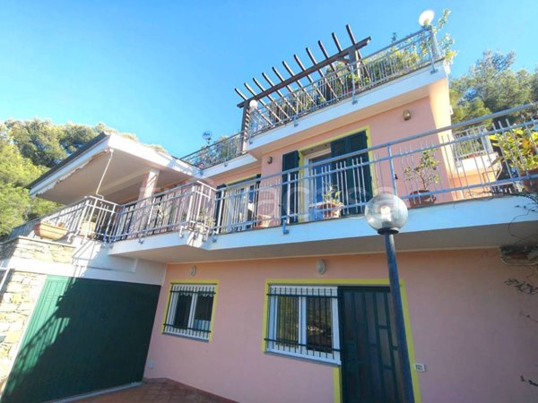 casa indipendente in vendita ad Andora