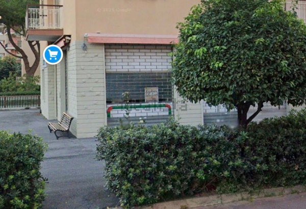 locale commerciale in vendita ad Andora