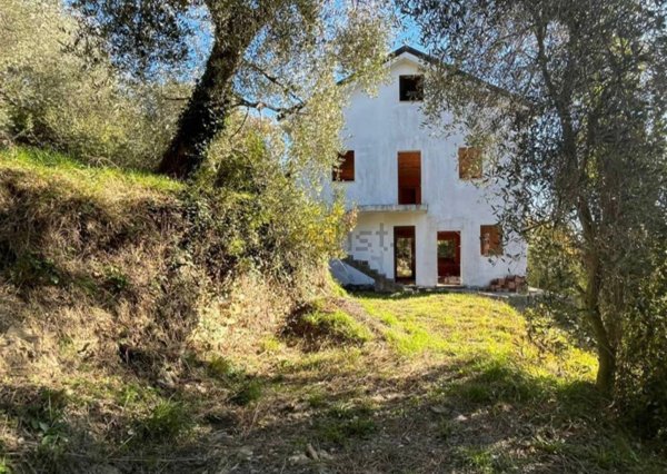 casa indipendente in vendita ad Andora