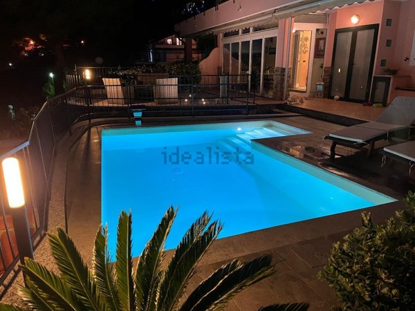 casa indipendente in vendita ad Andora