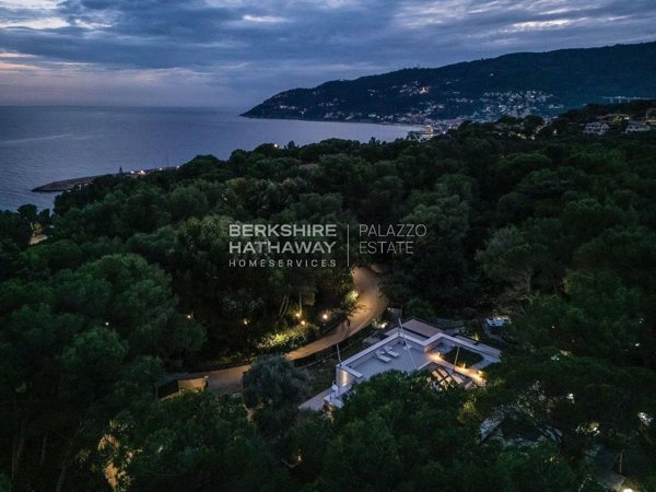 casa indipendente in vendita ad Andora