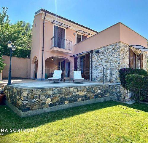 casa indipendente in vendita ad Andora in zona Rollo