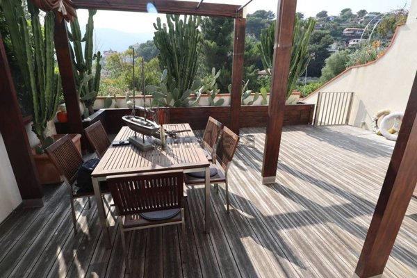 casa indipendente in vendita ad Andora