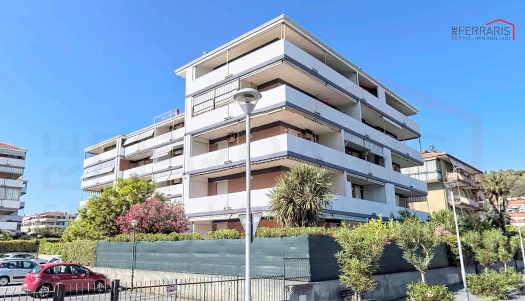 appartamento in vendita ad Andora in zona Rollo