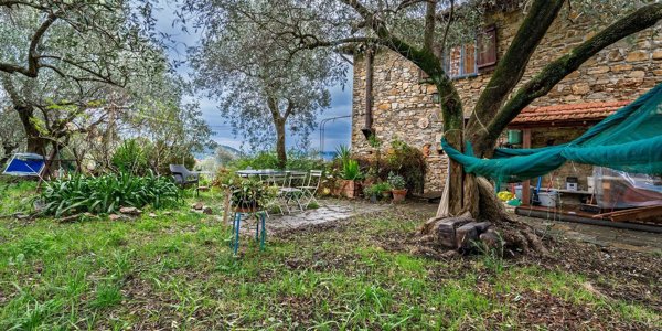 quadrivano in vendita ad Andora