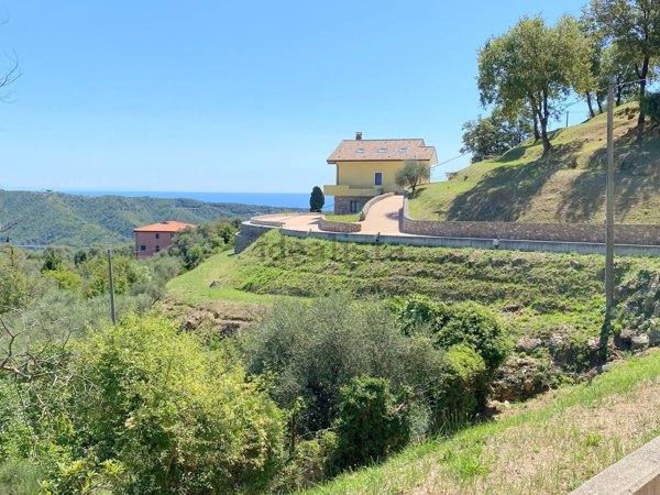 casa indipendente in vendita ad Andora in zona Conna