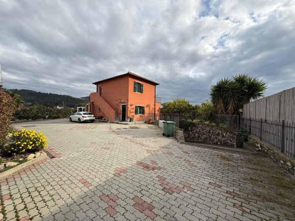 casa indipendente in vendita ad Andora