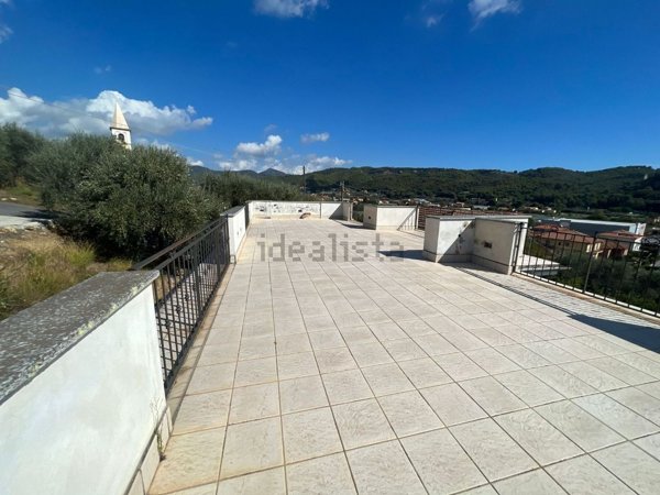 pentavano in vendita ad Andora in zona San Giovanni