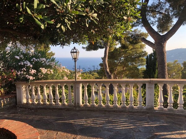 casa indipendente in vendita ad Andora