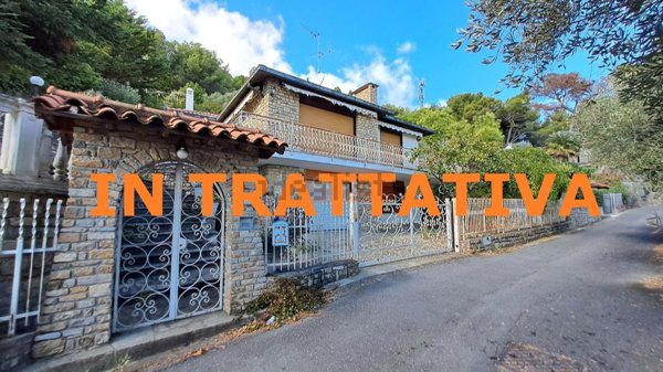 casa indipendente in vendita ad Andora in zona Rollo