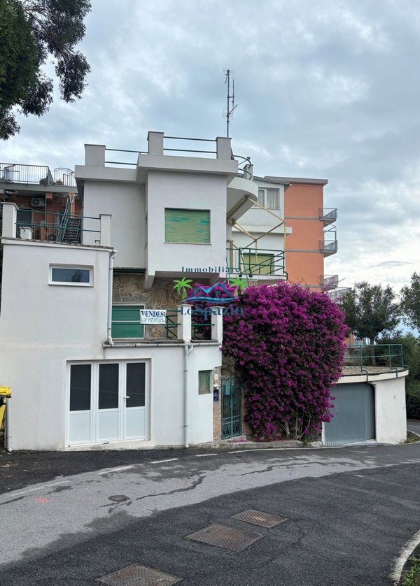 casa indipendente in vendita ad Andora