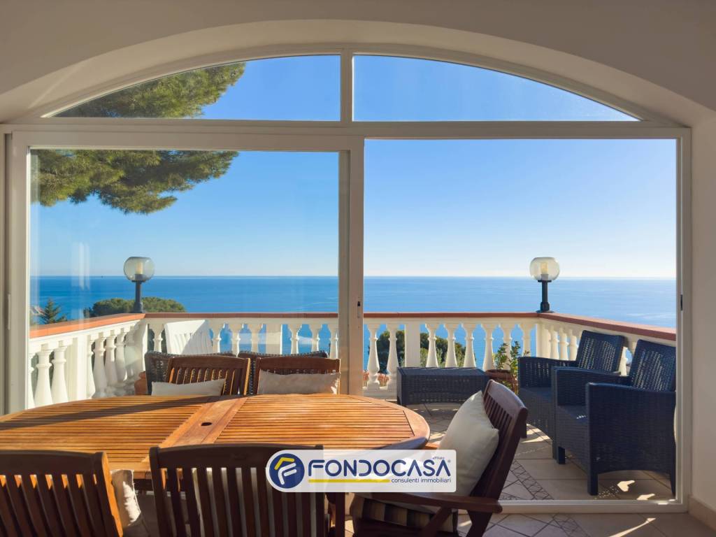 casa indipendente in vendita ad Andora in zona Rollo