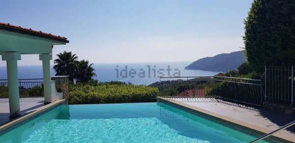 casa indipendente in vendita ad Andora