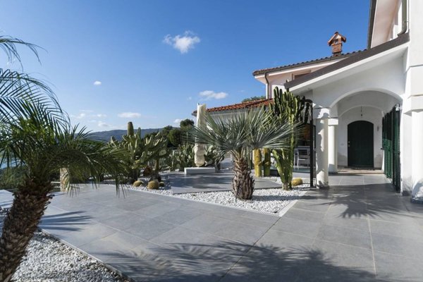 casa indipendente in vendita ad Andora