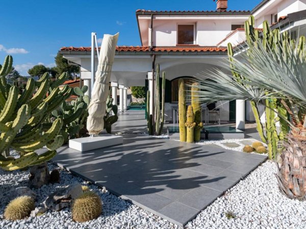 casa indipendente in vendita ad Andora
