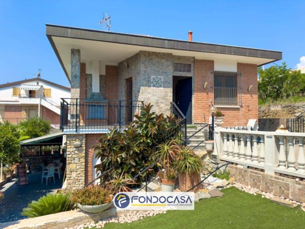 casa indipendente in vendita ad Andora