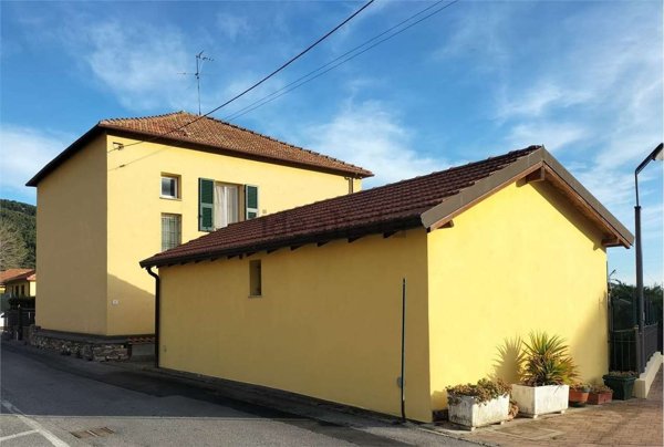 casa indipendente in vendita ad Andora in zona Molino