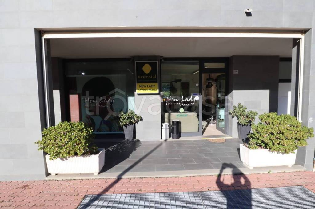 negozio in vendita ad Andora