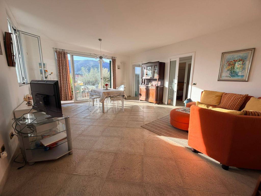 casa indipendente in vendita ad Andora