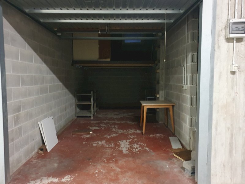 locale di sgombero in vendita ad Andora