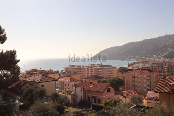 casa indipendente in vendita ad Andora