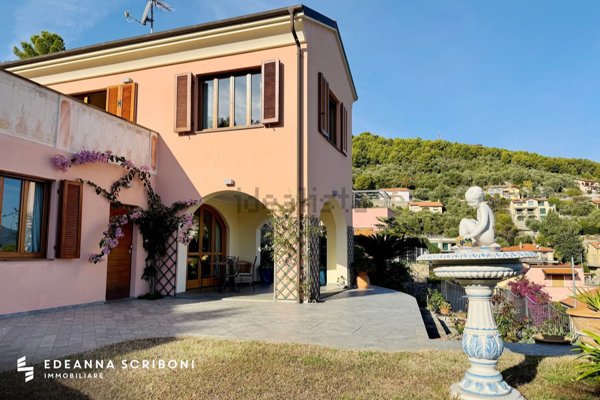 casa indipendente in vendita ad Andora in zona Rollo