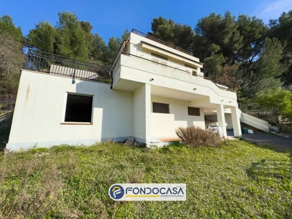 casa indipendente in vendita ad Andora