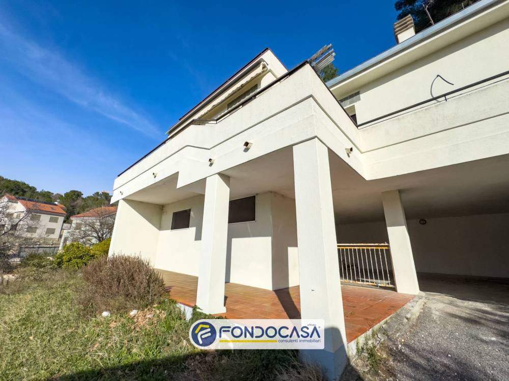 casa indipendente in vendita ad Andora