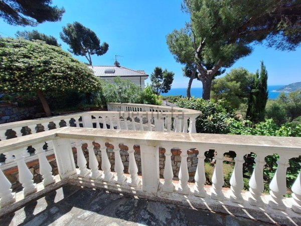 casa indipendente in vendita ad Andora