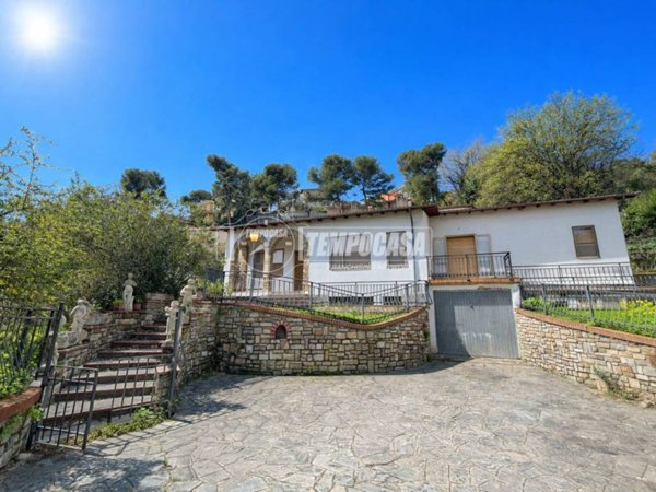 appartamento in vendita ad Andora in zona Rollo