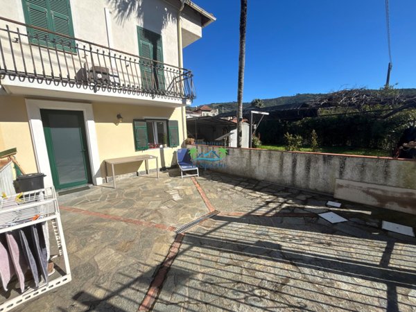 appartamento in vendita ad Andora in zona San Bartolomeo