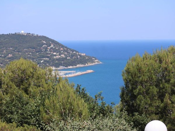 appartamento in vendita ad Andora in zona Rollo