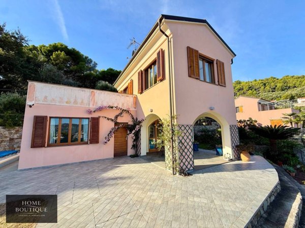 casa indipendente in vendita ad Andora in zona Rollo