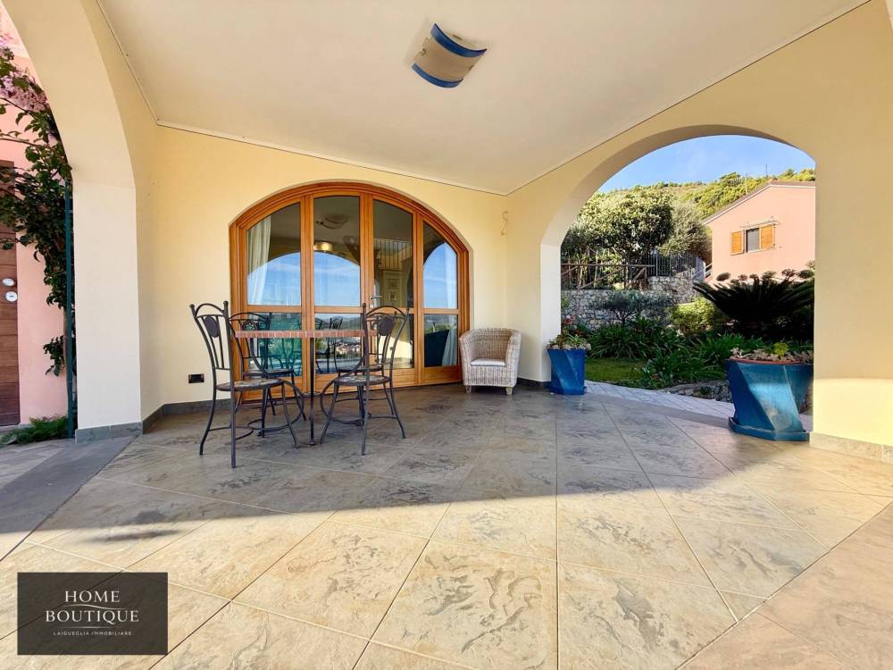 casa indipendente in vendita ad Andora in zona Rollo