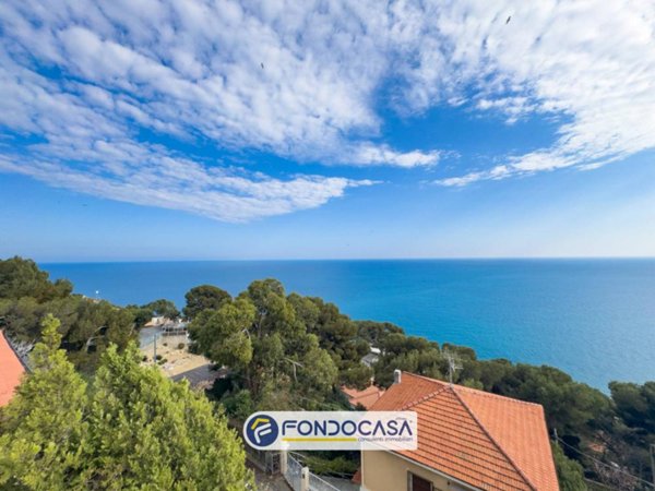 casa indipendente in vendita ad Andora