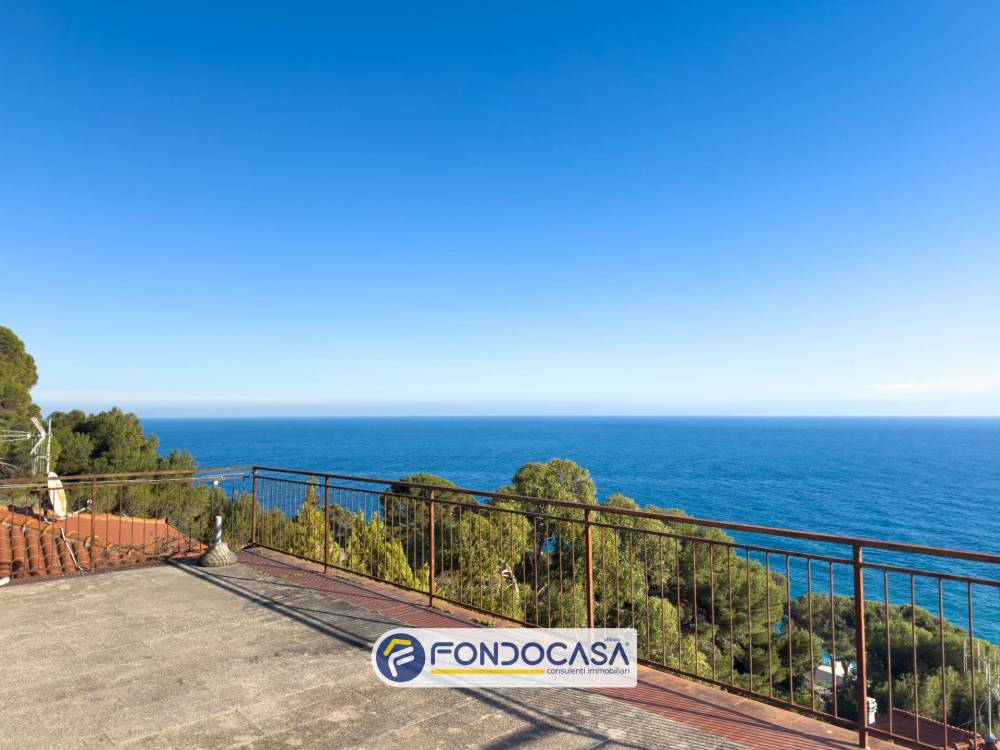 casa indipendente in vendita ad Andora