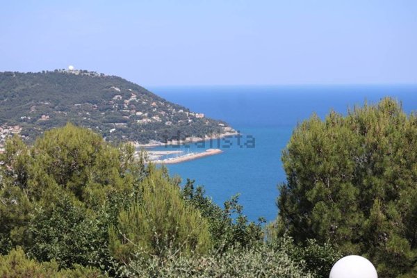 appartamento in vendita ad Andora in zona Rollo