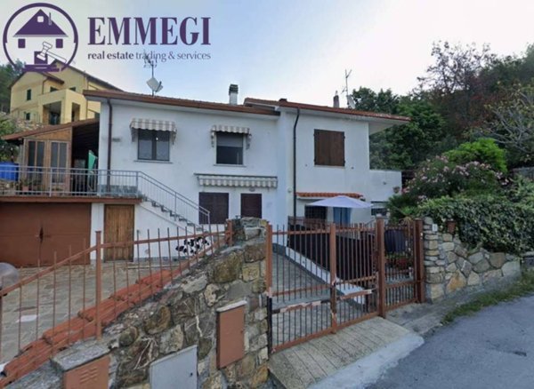 casa indipendente in vendita ad Andora